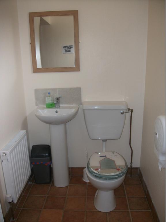 Aille River Tourist Hostel And Camping Doolin Quarto foto