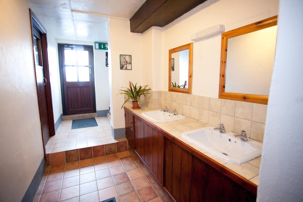 Aille River Tourist Hostel And Camping Doolin Exterior foto
